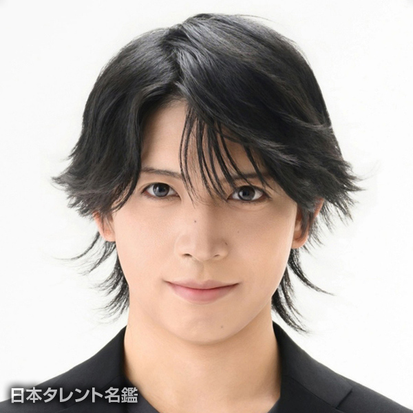 山中　健太