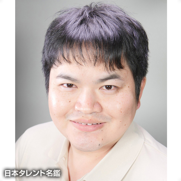 秦　優