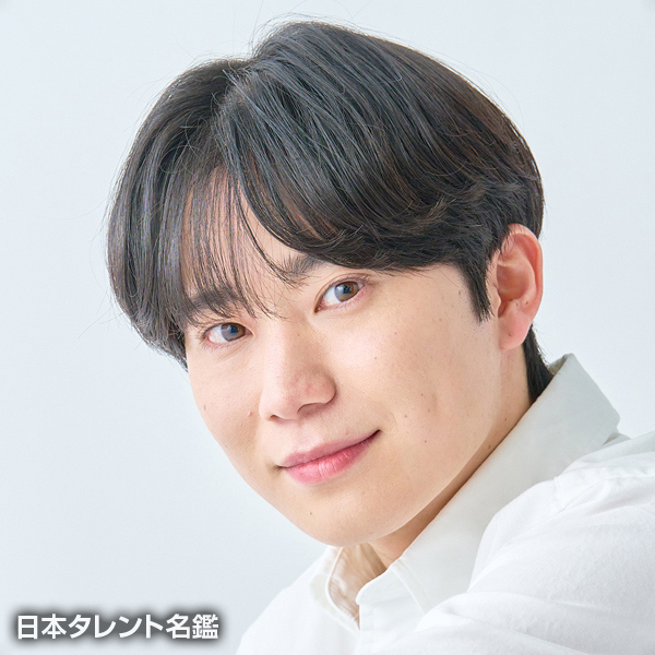 安田　秀昭