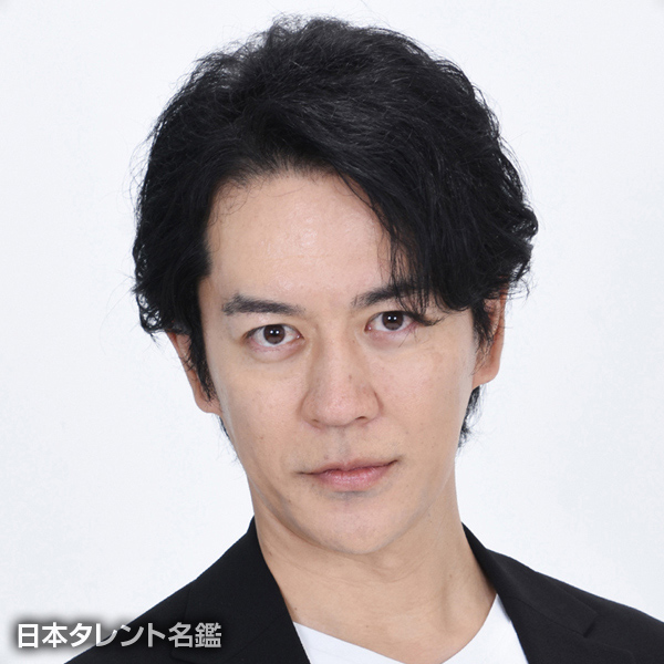小林　亮介