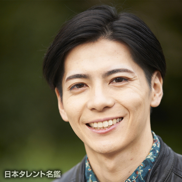 石野　理央