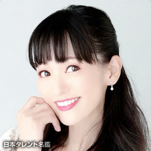 山本　麻里安
