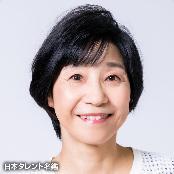 川島　美衣