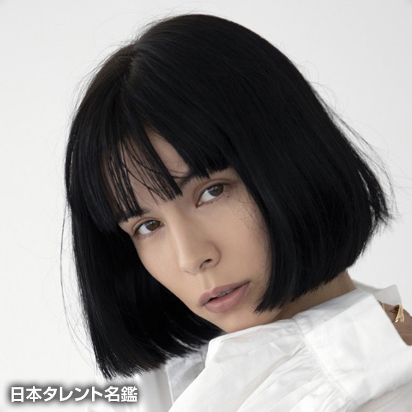 紗羅　マリー