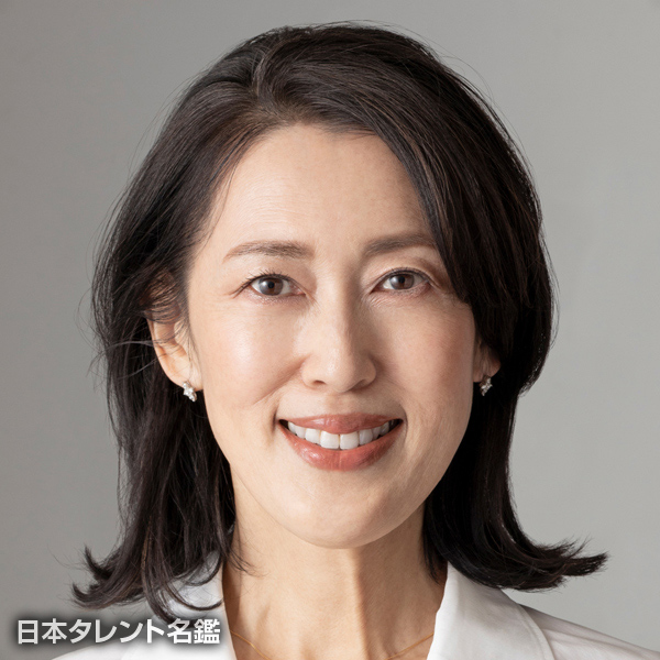 小河　万以子