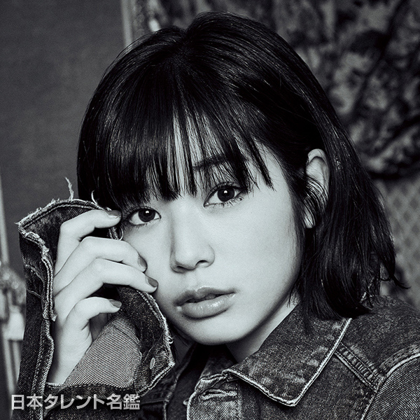 傳　彩夏