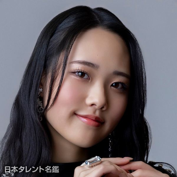 入江　里咲