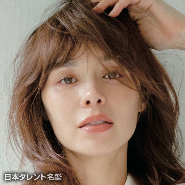 松川　エミリア