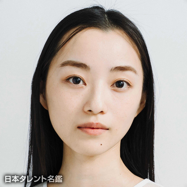 高見　郁佳