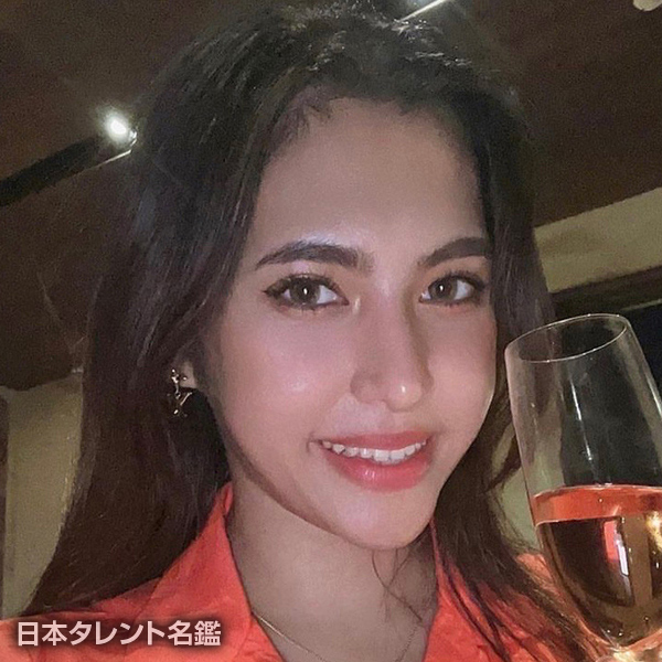 木村　えれな