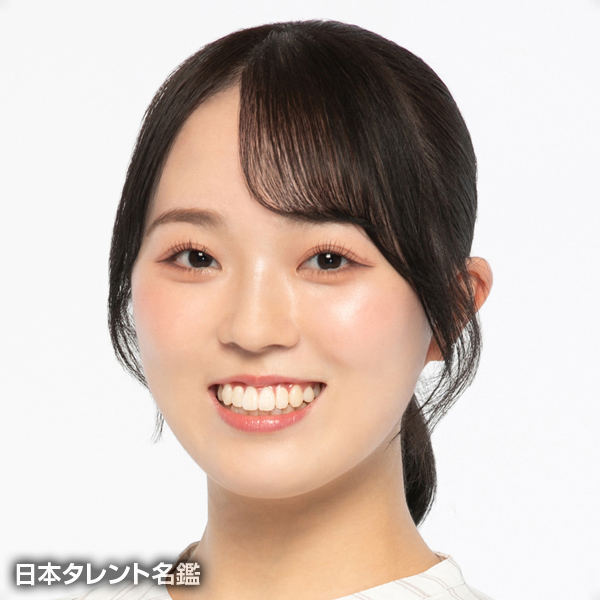 鳴　梓紗